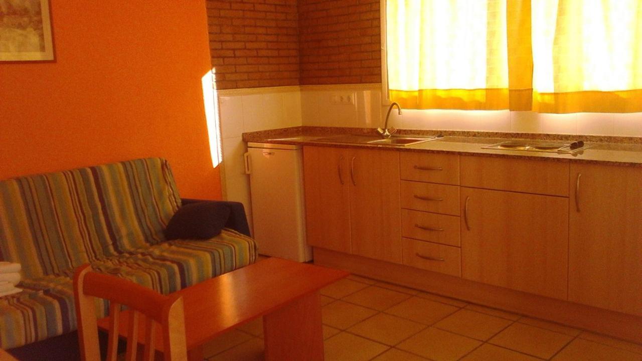 Apartamentos Famara Lloret de Mar Bagian luar foto
