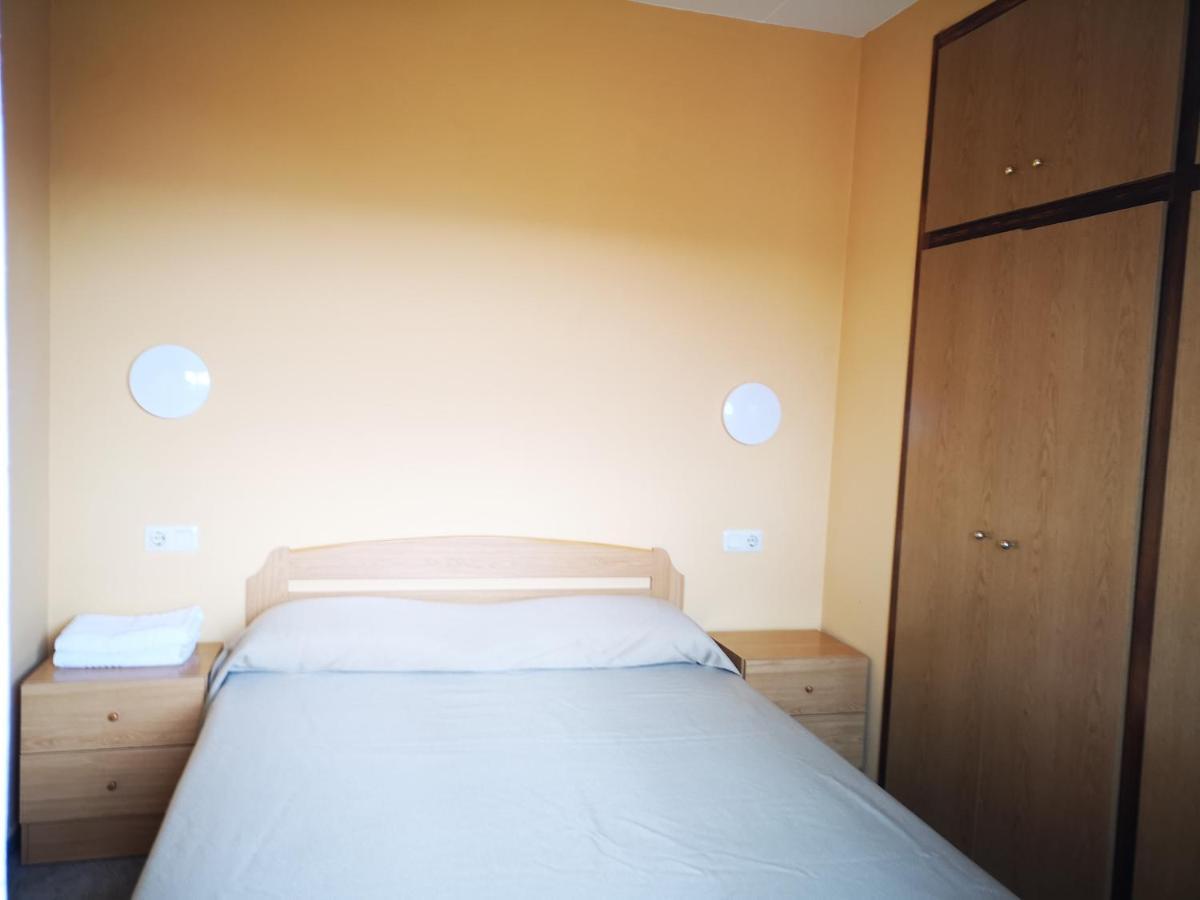 Apartamentos Famara Lloret de Mar Bagian luar foto