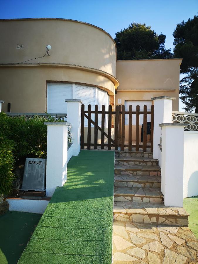 Apartamentos Famara Lloret de Mar Bagian luar foto