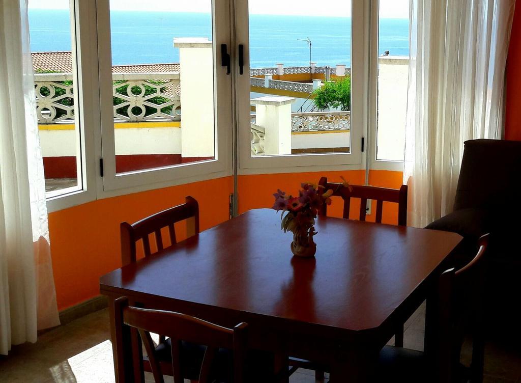 Apartamentos Famara Lloret de Mar Bagian luar foto