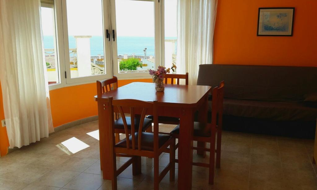 Apartamentos Famara Lloret de Mar Bagian luar foto