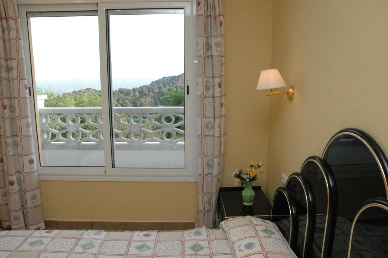 Apartamentos Famara Lloret de Mar Ruang foto