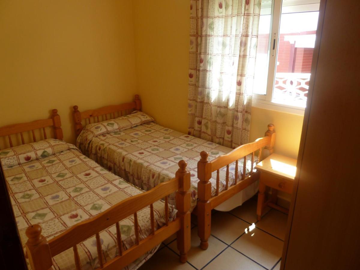 Apartamentos Famara Lloret de Mar Ruang foto